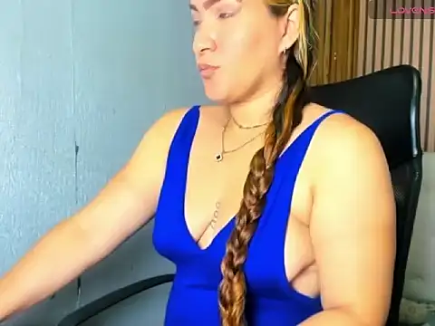 Snapshot of Jhoselinee chatting on 02-25-26, 02:37 Jhoselinee online show from 02-25-26, 02:37