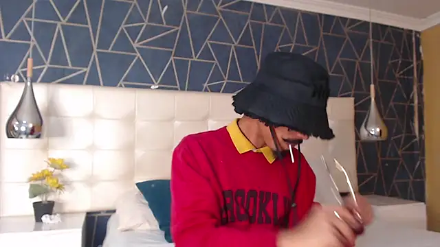 Snapshot of NoaahTylor chatting on 02-15-26, 07:10 NoaahTylor online show from 02-15-26, 07:10