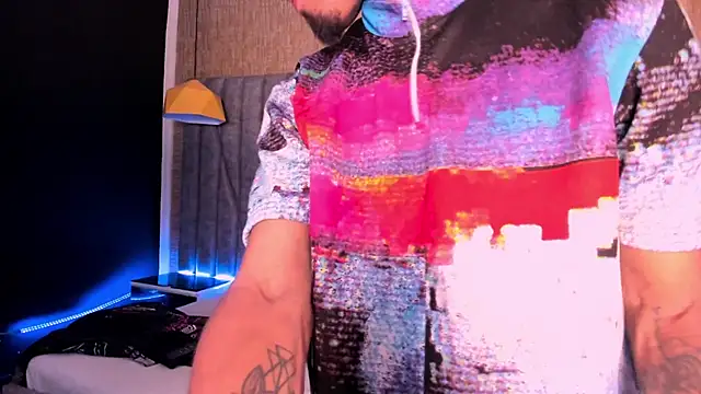 Snapshot of NoaahTylor chatting on 02-28-26, 07:48 NoaahTylor online show from 02-28-26, 07:48