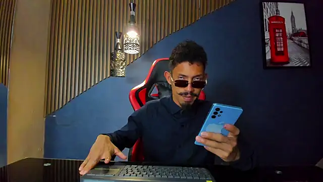 Snapshot of NoaahTylor chatting on 03-05-26, 08:27 NoaahTylor online show from 03-05-26, 08:27