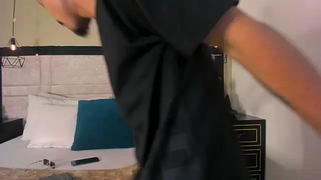 Snapshot of NoaahTylor chatting on 03-14-26, 08:47 NoaahTylor online show from 03-14-26, 08:47