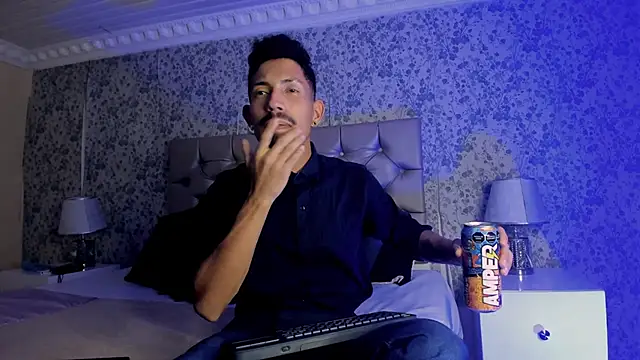 NoaahTylor online show from 04-06-26, 04:46