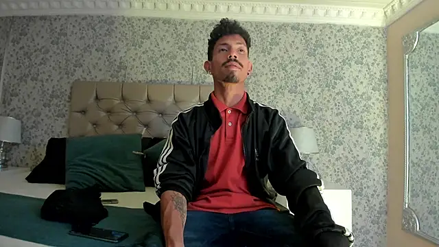 NoaahTylor online show from 04-22-26, 03:20