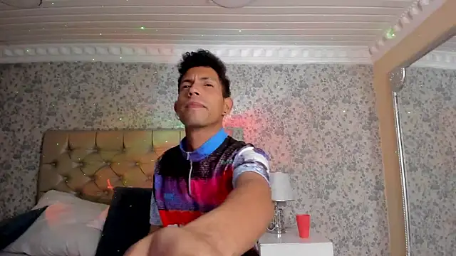 NoaahTylor online show from 04-27-26, 03:37