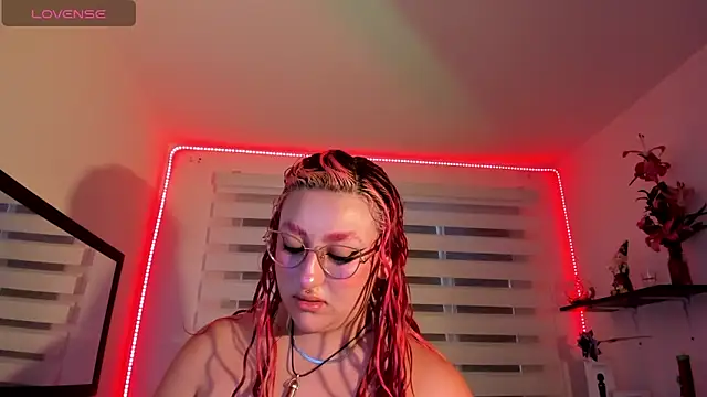 Emily Jonesh online show from 04-28-26, 12:21