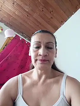 Layla Zaid online show from 03-26-26, 01:38