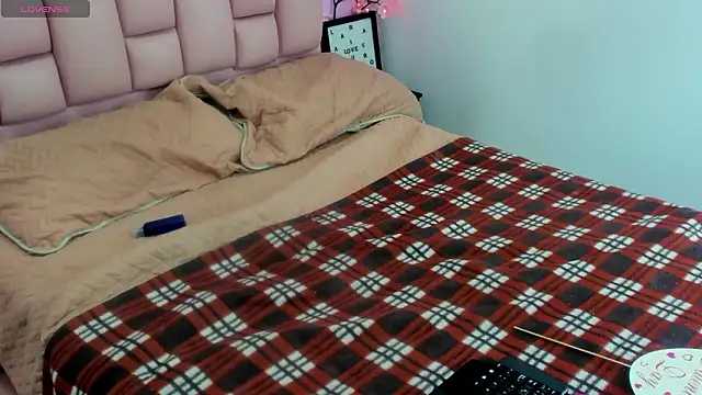 Snapshot of emma_cg chatting on 03-09-26, 05:28 emma cg online show from 03-09-26, 05:28