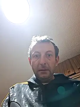 Snapshot of 1991mati chatting on 02-11-26, 04:39 1991mati online show from 02-11-26, 04:39