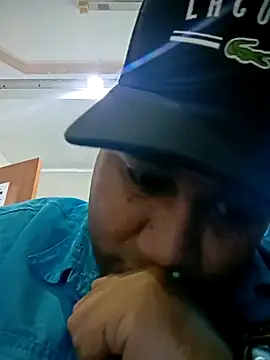 Snapshot of Mohamed1627 chatting on 03-08-26, 01:37 Mohamed1627 online show from 03-08-26, 01:37