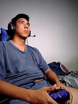 Snapshot of mamichula266 chatting on 02-20-26, 04:42 mamichula266 online show from 02-20-26, 04:42