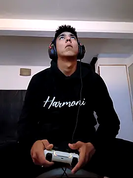 Snapshot of mamichula266 chatting on 04-05-26, 01:03 mamichula266 online show from 04-05-26, 01:03