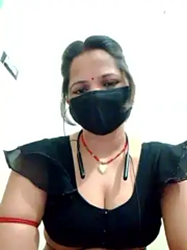 Snapshot of karishma_Bhabhi chatting on 02-28-26, 12:11 karishma Bhabhi online show from 02-28-26, 12:11