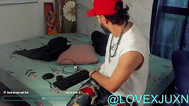 Snapshot of LovexJuxn8 chatting on 03-13-26, 08:15 LovexJuxn8 online show from 03-13-26, 08:15