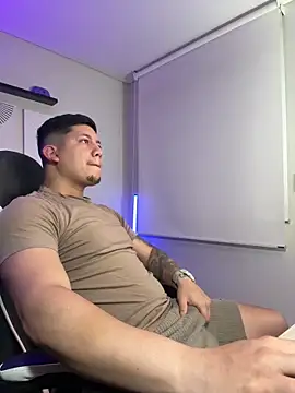 Snapshot of _robertobaggioo chatting on 02-28-26, 06:36 robertobaggioo online show from 02-28-26, 06:36