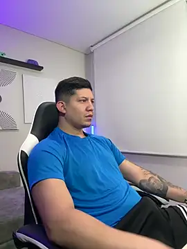 Snapshot of _robertobaggioo chatting on 03-04-26, 12:00 robertobaggioo online show from 03-04-26, 12:00