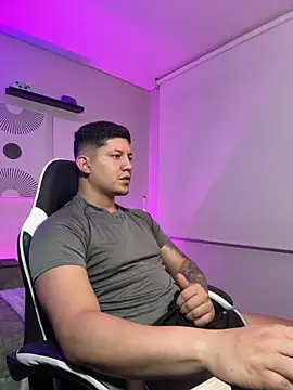 Snapshot of _robertobaggioo chatting on 03-07-26, 06:43 robertobaggioo online show from 03-07-26, 06:43