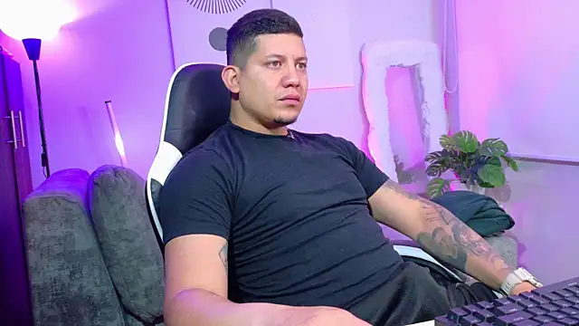  robertobaggioo online show from 06-18-26, 12:53