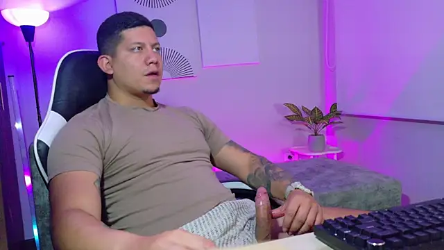 robertobaggioo online show from 07-10-26, 12:41