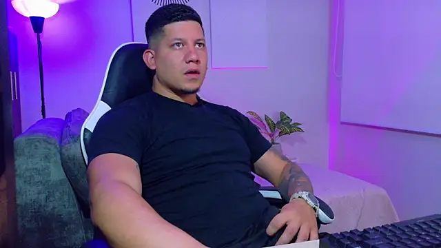  robertobaggioo online show from 08-08-26, 06:04