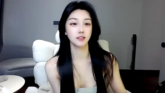 MedeLineayr online show from 04-25-26, 02:58