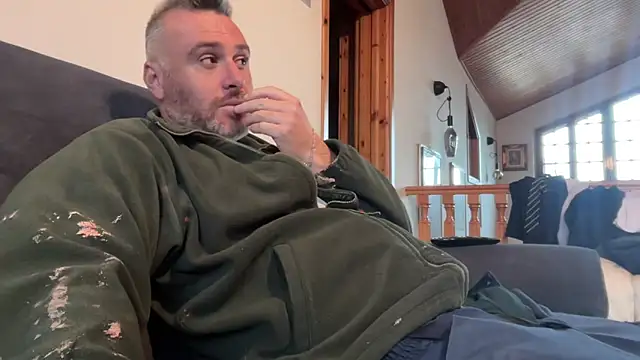 Snapshot of marcovik1 chatting on 03-02-26, 12:23 marcovik1 online show from 03-02-26, 12:23