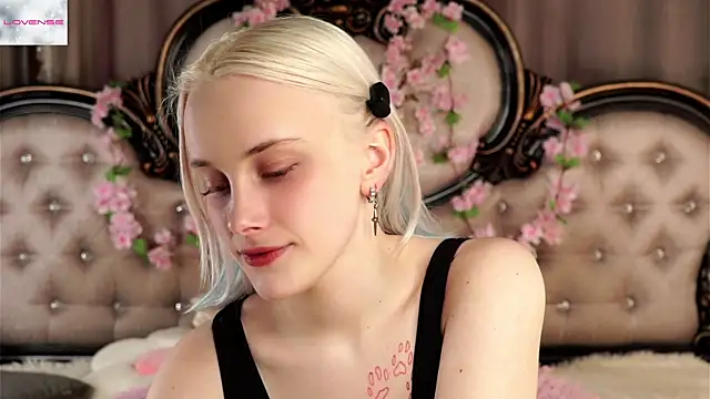 KirstinMcgeady online show from 04-26-26, 11:08