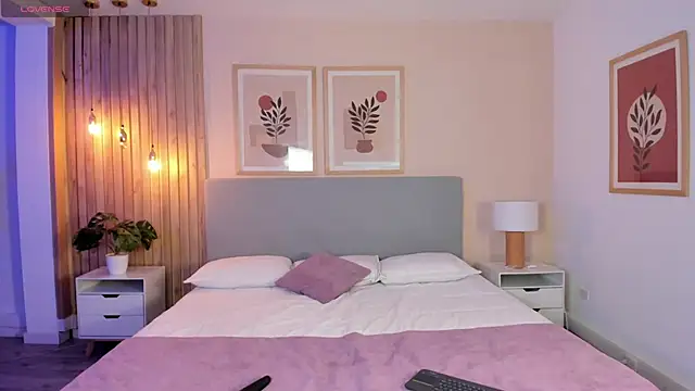 Snapshot of MoonofHades chatting on 03-11-26, 04:07 MoonofHades online show from 03-11-26, 04:07