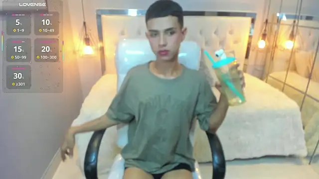 Snapshot of alexking_2 chatting on 03-01-26, 05:48 alexking 2 online show from 03-01-26, 05:48