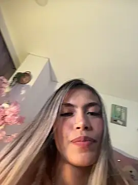 Snapshot of soffia_7 chatting on 03-10-26, 03:00 soffia 7 online show from 03-10-26, 03:00