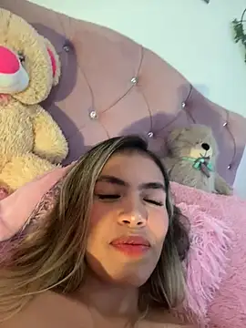 Snapshot of soffia_7 chatting on 03-12-26, 01:12 soffia 7 online show from 03-12-26, 01:12