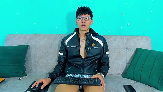 NicolasTorrez online show from 06-15-26, 03:25