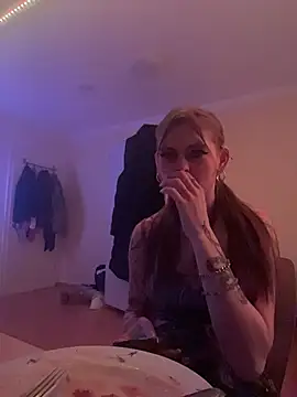 Snapshot of Milli-Kiss chatting on 02-11-26, 09:20 Milli-Kiss online show from 02-11-26, 09:20