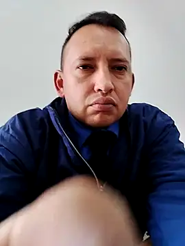 Hachi28 online show from 04-25-26, 01:41