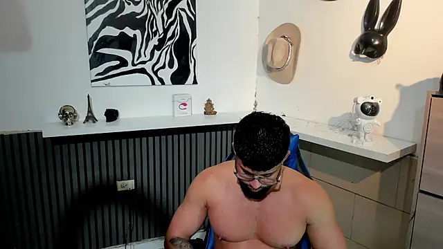 Snapshot of BENEDIICK chatting on 02-24-26, 08:29 BENEDIICK online show from 02-24-26, 08:29