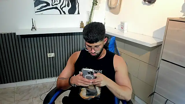 Snapshot of BENEDIICK chatting on 02-27-26, 08:53 BENEDIICK online show from 02-27-26, 08:53