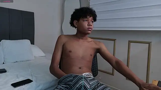 Snapshot of Twink_Alex19 chatting on 02-19-26, 12:34 Twink Alex19 online show from 02-19-26, 12:34