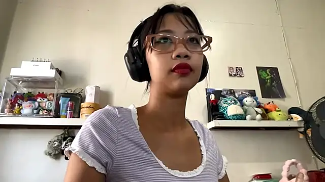 GloryKulikowski online show from 02-23-26, 01:03