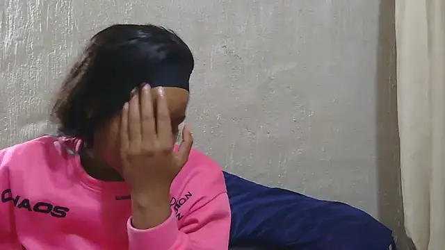 Snapshot of YumPeaches chatting on 03-14-26, 08:03 YumPeaches online show from 03-14-26, 08:03