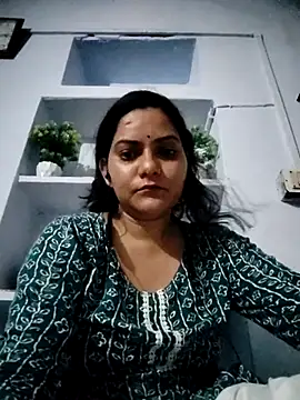Snapshot of Anushka_Singh0 chatting on 04-30-26, 05:41 Anushka Singh0 online show from 04-30-26, 05:41