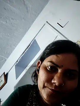 Snapshot of Anushka_Singh0 chatting on 05-01-26, 05:17 Anushka Singh0 online show from 05-01-26, 05:17
