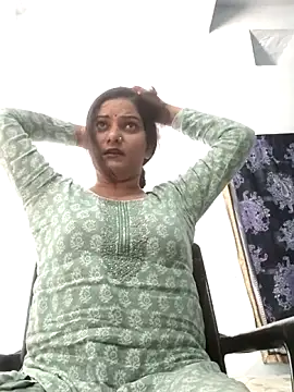 Snapshot of Anushka_Singh0 chatting on 05-03-26, 06:41 Anushka Singh0 online show from 05-03-26, 06:41