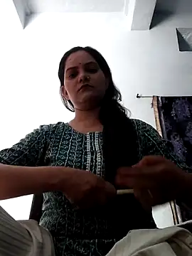 Snapshot of Anushka_Singh0 chatting on 05-25-26, 06:41 Anushka Singh0 online show from 05-25-26, 06:41