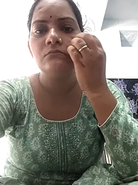 Snapshot of Anushka_Singh0 chatting on 06-11-26, 04:21 Anushka Singh0 online show from 06-11-26, 04:21