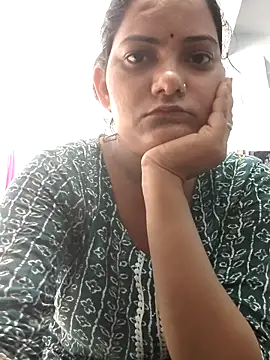 Snapshot of Anushka_Singh0 chatting on 06-12-26, 05:06 Anushka Singh0 online show from 06-12-26, 05:06