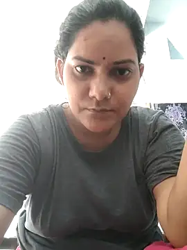 Snapshot of Anushka_Singh0 chatting on 06-13-26, 06:55 Anushka Singh0 online show from 06-13-26, 06:55