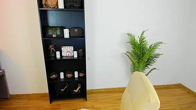 khloe starrr online show from 07-18-26, 03:27