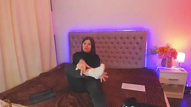 AmandaHoppe online show from 05-03-26, 05:02