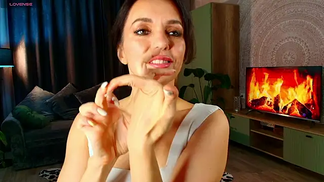 Snapshot of Shanita_moon chatting on 03-11-26, 05:41 Shanita moon online show from 03-11-26, 05:41