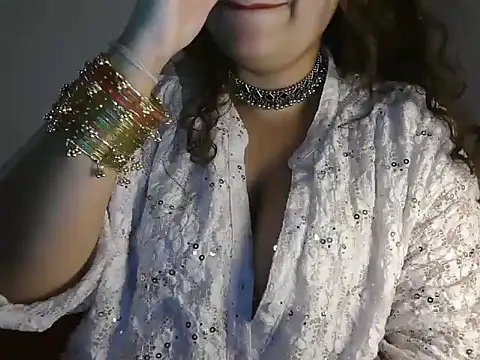 Snapshot of _MehaR_ chatting on 03-01-26, 03:03 MehaR online show from 03-01-26, 03:03