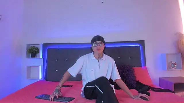 Snapshot of Ale_cuzz chatting on 03-27-26, 03:56 Ale cuzz online show from 03-27-26, 03:56